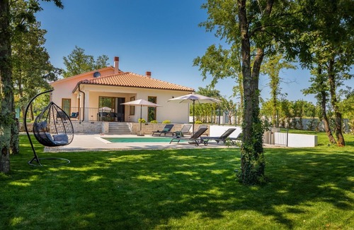 Karlovici Villa | Villa Marija – Elegant Villa with Private Pool and game room in the Peaceful Heart of Central Istria