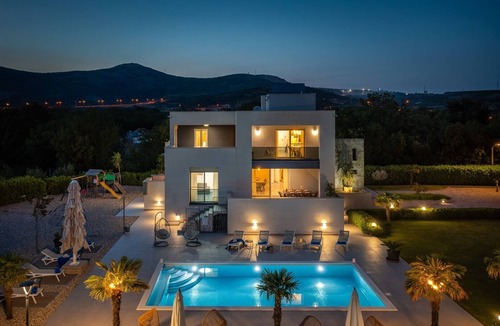 Dugopolje Villa | Villa Marijeta exclusive 5 star villa with 50sqm heated pool, 6 bedrooms and playroom