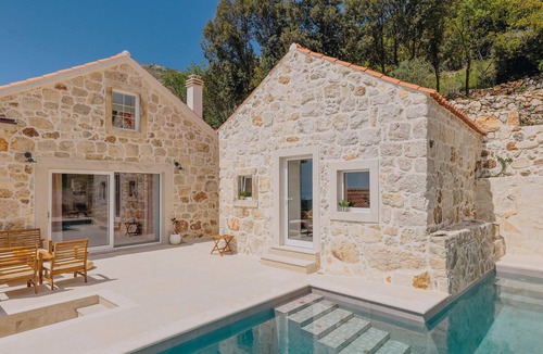 Popovici House | Villa Mediterranean Estate