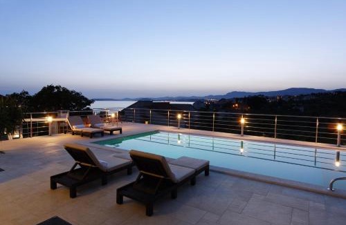 Podstrana Villa | Villa Mermaid - Heated Pool, Sea Views & Beach 120m I Split Riviera