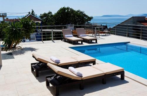 Podstrana Villa | Villa Mermaid - Heated Pool, Sea Views & Beach 120m I Split Riviera