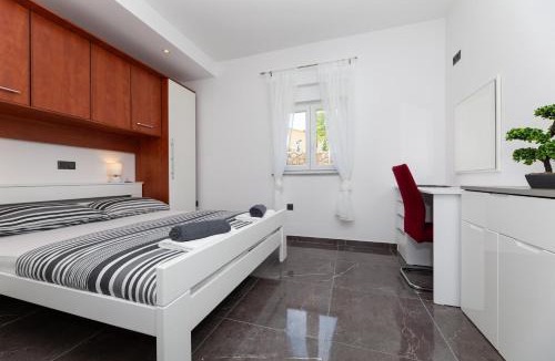 Garica Villa | Villa Mia