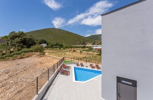 Rudine Villa | Villa Mila Deluxe Room