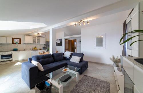Okrug Gornji Apartment | VILLA Mira