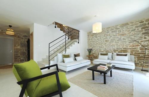 Bozava Villa | Villa Mira with a heated pool and a sea view