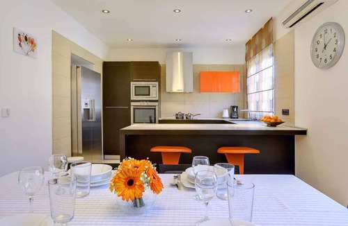 Valdebek Villa | Villa mit Pool und Klimaanlage
