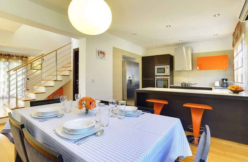 Valdebek Villa | Villa mit Pool und Klimaanlage