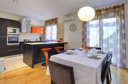 Valdebek Villa | Villa mit Pool und Klimaanlage