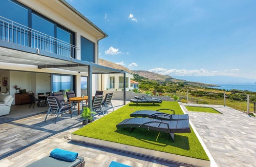 Stara Baska Apartment | Villa mit Salzwasser Pool und Meeresblick, Strandnah
