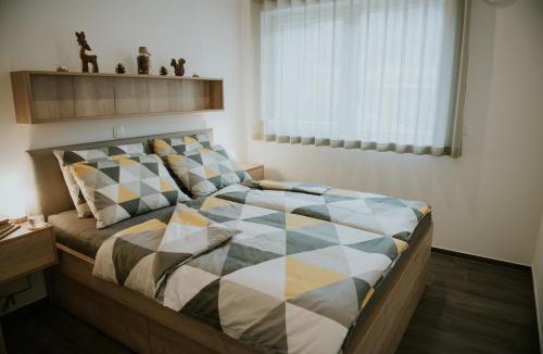 Kranjska Gora Apartment | Villa Mojca - Jasna&Jelka Apartments, Central Location with Private Garage and Alpine View
