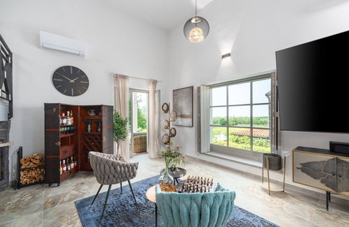 Baldasi Villa | Villa Momento – The Istrian Escape Elegant villa with private pool and jacuzzi surrounded by peaceful Istrian nature.