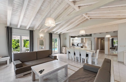 Jursici Villa | Villa Monet with a hot tub, sauna, and 4 bedrooms