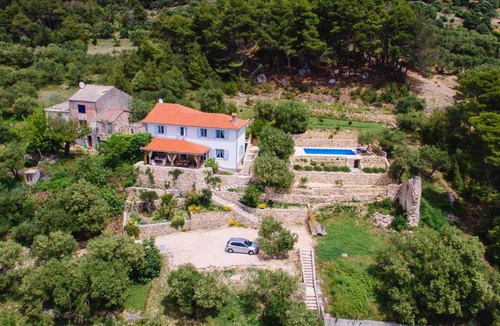 Banjol Villa | Villa Mora