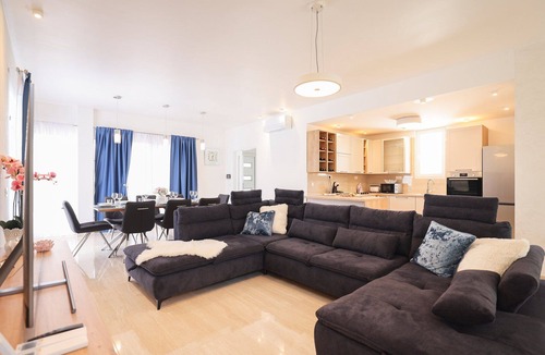 Debeljak Villa | Villa Morella with Heated Pool