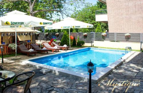 Dedinje House | Villa Mystique