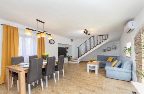 Rebici Villa | Villa Nensi