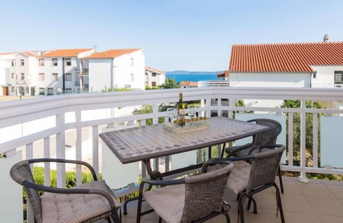 Okrug Gornji Apartment | Villa Nikaroni by Interhome