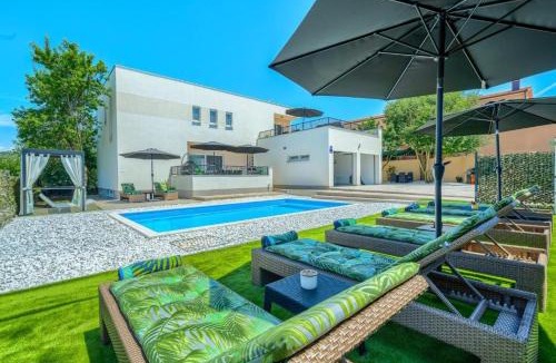 Dicmo Villa | Villa Nikoma