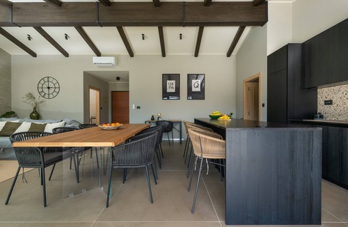 Hum Villa | Villa Noeli with Swimming Pool
