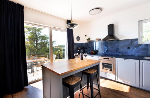 Podstrana Villa | Villa Nova Premium 3-Bed Family Oasis near Split