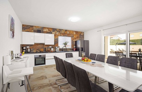 Pula Villa | Villa Nur Amela - Pool, Jacuzzi, Darts