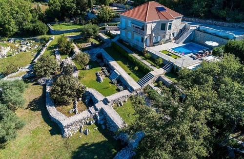 Popovici Villa | Villa Oasis Cypress - Three Bedroom Villa with Terrace and Swimming Pool