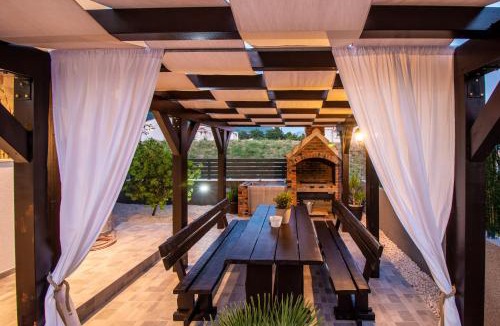 Kastel Sucurac Villa | Villa Olea-with pool, sea view, near Split airport