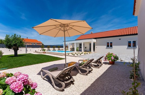 Lovinac House | Villa Olivara near Zadar