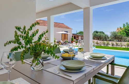 Lovinac House | Villa Olivara near Zadar