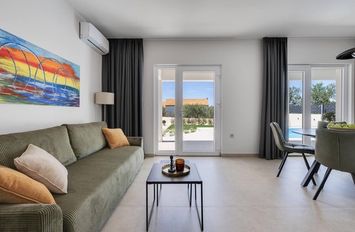 Lovinac House | Villa Olivara near Zadar