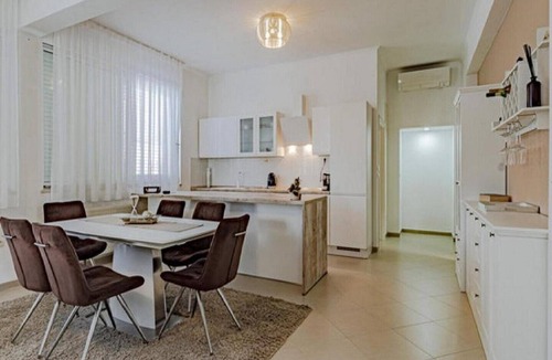 Kuciste Villa | Villa One Step to Beach with Indoor Pool