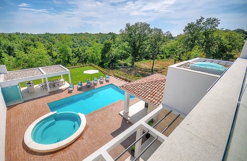 Visnjan Villa | Villa Onyx for 12 people near Poreč with 65 m2 private pool and jacuzzi