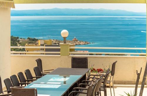 Makarska Villa | Villa Ozzi with 9 bedrooms & private Pool