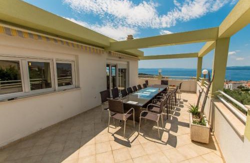 Makarska Villa | Villa Ozzi with 9 bedrooms & private Pool