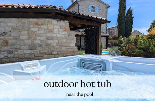 Rapavel Villa | Villa Paolina - Hot Tub, Breakfast & Large Garden