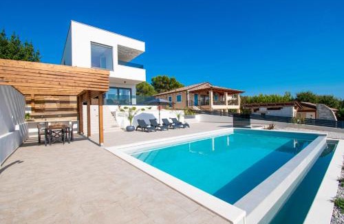 Pomer Villa | Villa Pergosa mit Meerblick in Medulin,Istrien - by Istrabook