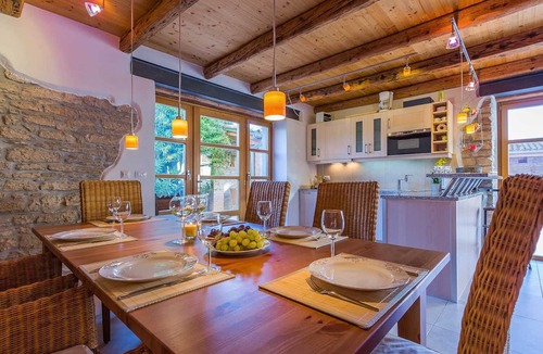 Sisan Villa | Villa Perla