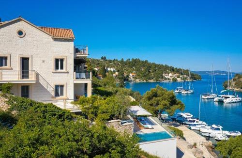 Bobovisca Villa | VILLA PHILIPPA - luxurious five-room villa - idyllic location - first row to the sea - spectacular view of the sea bay - unforgettable sunsets - 15 minutes from Supetar ferry port - free parking - private pool
