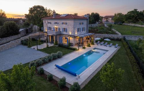 Brecevici Villa | Villa Pi with Heated Pool