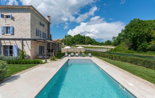 Brecevici Villa | Villa Pi with Heated Pool