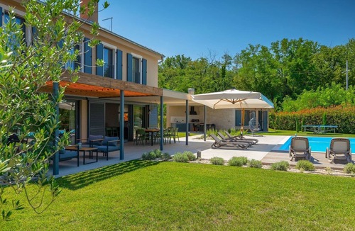 Lasici Villa | Villa Pinca by Villas Guide