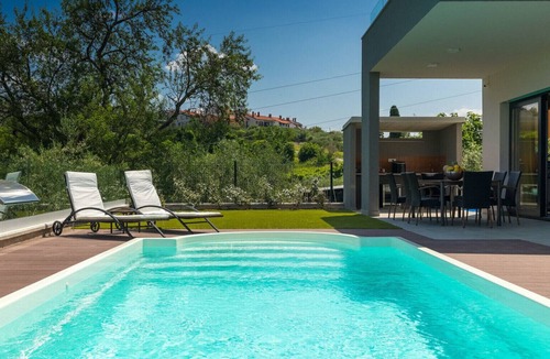 Buje Villa | Villa Primavera for 8 people in Buje with private pool & pet friendly