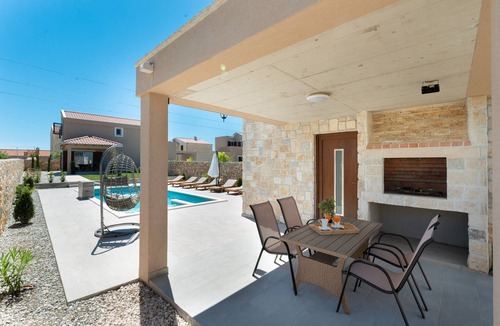 Privlaka Villa | Villa Rea 4 with heated pool