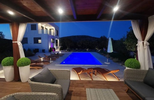 Vinisce Villa | Villa Reina in Vinišće