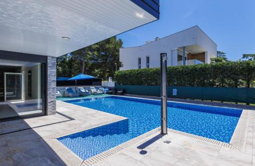 Valbandon Villa | Villa Rial 2 by Interhome