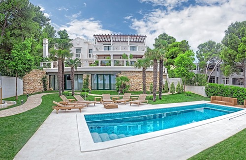 Slatine Villa | Villa Richi, unique luxury villa with private beach entrance and indoor pool