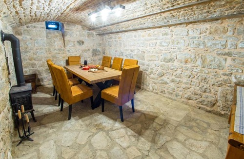 Zavala Villa | Villa Rosa