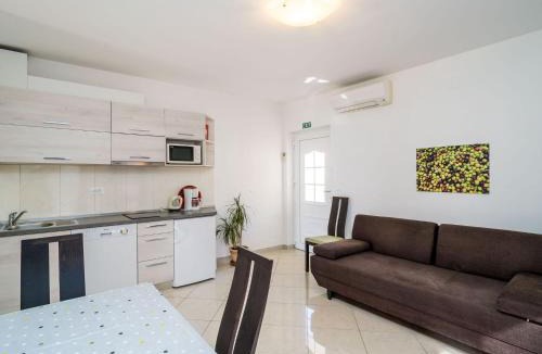 Plat Apartment | Villa Samba - Luxury One-Bedroom Apartment with Balcony and Sea View