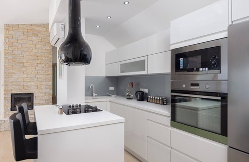 Pisak House | Villa Sandra - Privater Pool by Interhome