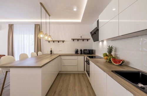 Vinisce Villa | Villa Sea View - 2 minutes walk to the beach